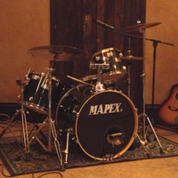 Batteria acustica Mapex series M con piatti e acc
