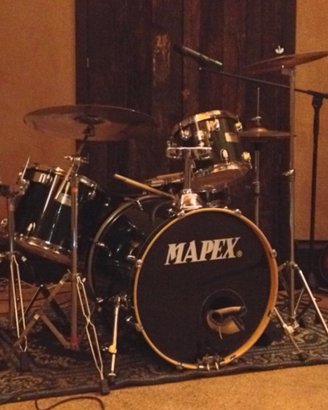 Batteria acustica Mapex series M con piatti e acc