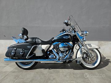 Harley-davidson FLHRC Road King Classic