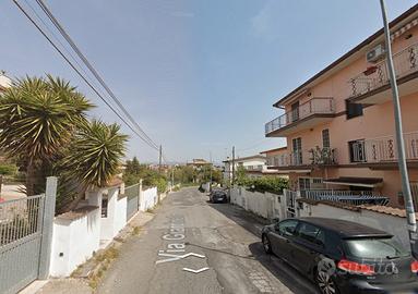 Borghesiana quadrilocale con giardino e balcone