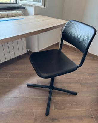 SET Scrivania IKEA LAGKAPTEN + sedia SMÄLLEN
