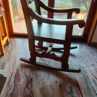 sedia a dondolo in legno