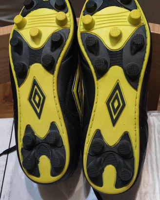 Scarpe con 13 tacchetti Umbro Razzia NEW