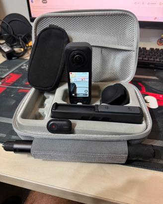 Insta360 x5 kit con due batterie + accessori