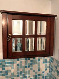 Pensile antico con specchi