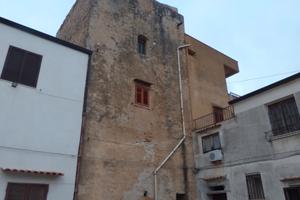 Casa indipendente in antico baglio P/34