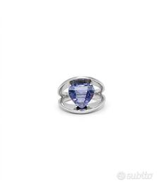 Anello artigianale in argento 925.