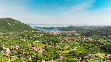 3 LOCALI A VILLANUOVA SUL CLISI