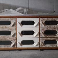 Mobile vintage con cassetti