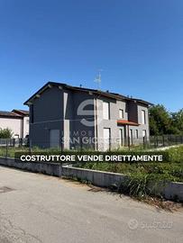 Villa di 142 m² con 4 locali e box auto a Cremona