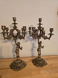 Coppia di candelabri a cinque fiamme in bronzo