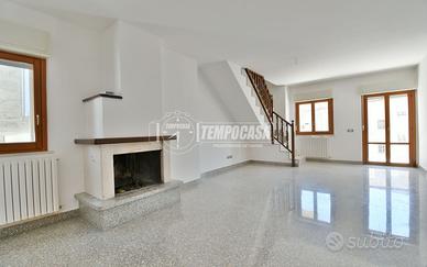 APPARTAMENTO CON GARAGE E P.MACHINA