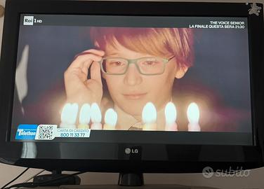 Televisore lcd della lg 32 pollici