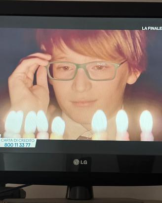 Televisore lcd della lg 32 pollici