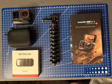 Insta 360 Ace Pro 2 con accessori