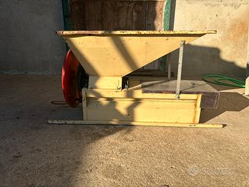 Diraspatrice/pigiatrice/mostatrice