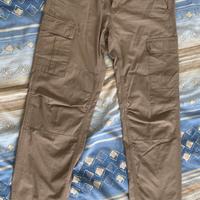 Pantaloni cargo