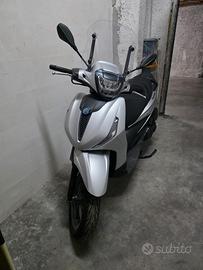 Piaggio Beverly 400 - 2024