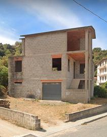 Rustico a Oliena e terreno edificabile