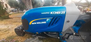 Trattore New Holland Boomer 25
