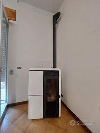 Stufa a pellet Ravelli Snellina 9,2 kW – bianca
