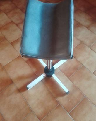 Poggiapiedi regolabile per pedicure