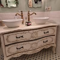 Mobile da bagno di antiquariato francese