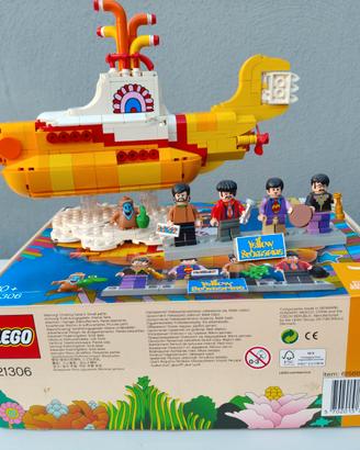 LEGO 21306  The Beatles Yellow Submarine