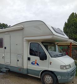 camper 6 posti letto matrimoniale in coda 