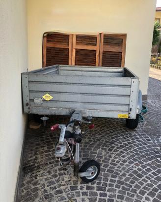 Carrello rimorchio per auto