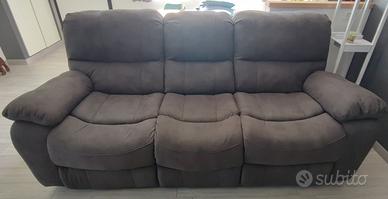 DIVANO 3 POSTI con due recliner elettrici