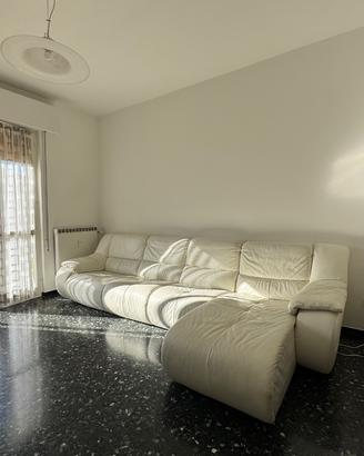 Divano Chateau D’Ax con chaise longue.