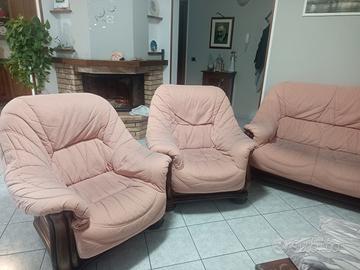 divano con 2 poltrone