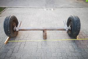 Assale carrello con freni