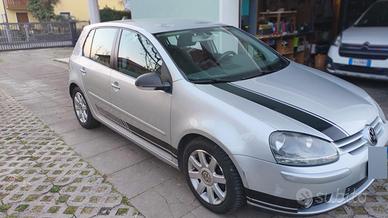 golf 5 1.6 FSI 2004