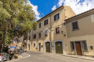2 LOCALI A CASTEL GANDOLFO