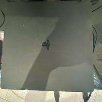 PlayStation 4 Slim + accessori