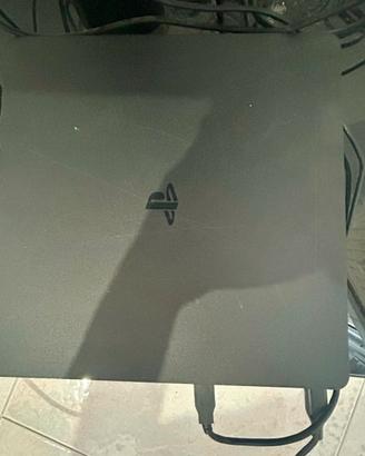 PlayStation 4 Slim + accessori