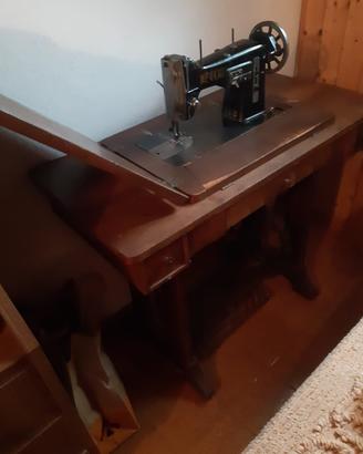 Macchina da cucire vintage 