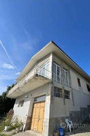 Immobile in asta di 171 m² con box auto a Treville