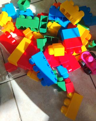 Bei Mattoncini grandi prime costruzioni