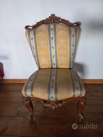 2 poltroncine in legno rivestite in tessuto