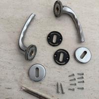 8 coppie di maniglie per porte interne