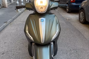 Piaggio Beverly 300 ABS-ASR - 2020 verde satinato