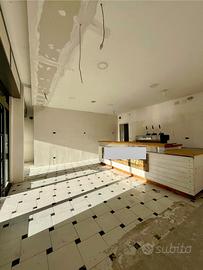 Rif.400 baia verde - locale commerciale