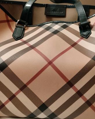 borsa Burberry modello carter tote 