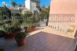 Casa singola con terrazza a Giarre