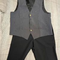 Completo da cameriere/ receptionist