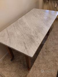 Tavolo in marmo di carrara