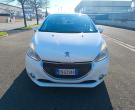 Peugeot 208 1.6 HDi 5 porte del 12 NEOPATENTATI